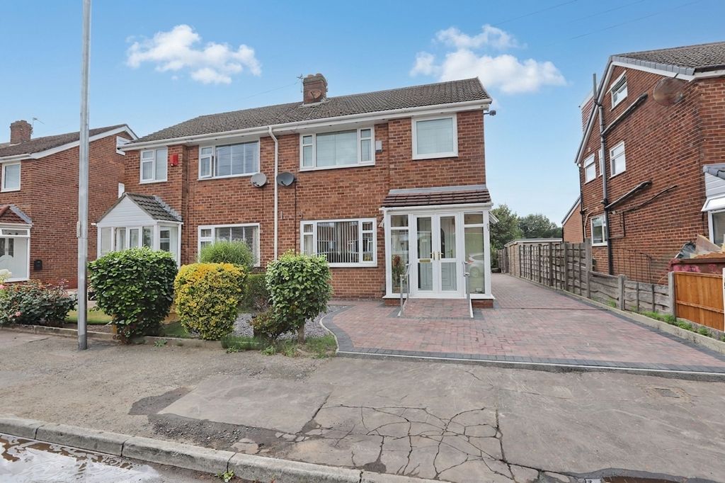 Property photo 1 of 18