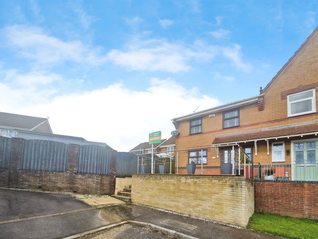 Property photo 2 of 12