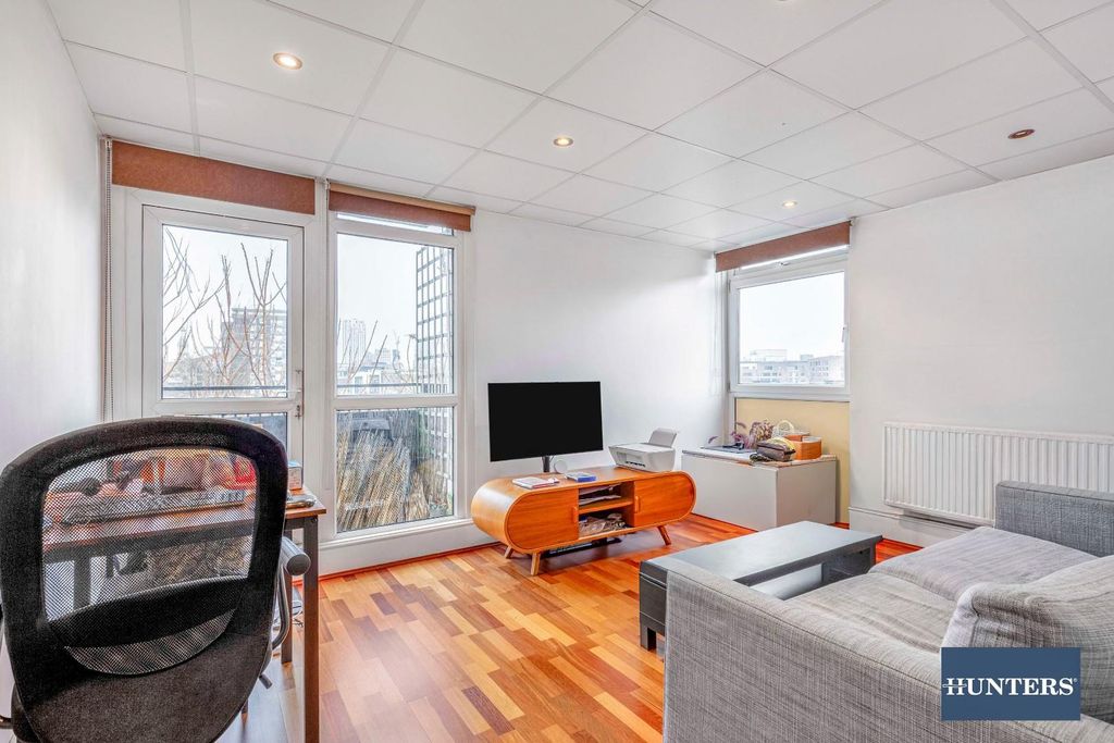 Property photo 1 of 9 E.Jpg