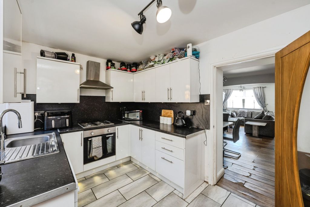 Property photo 1 of 15