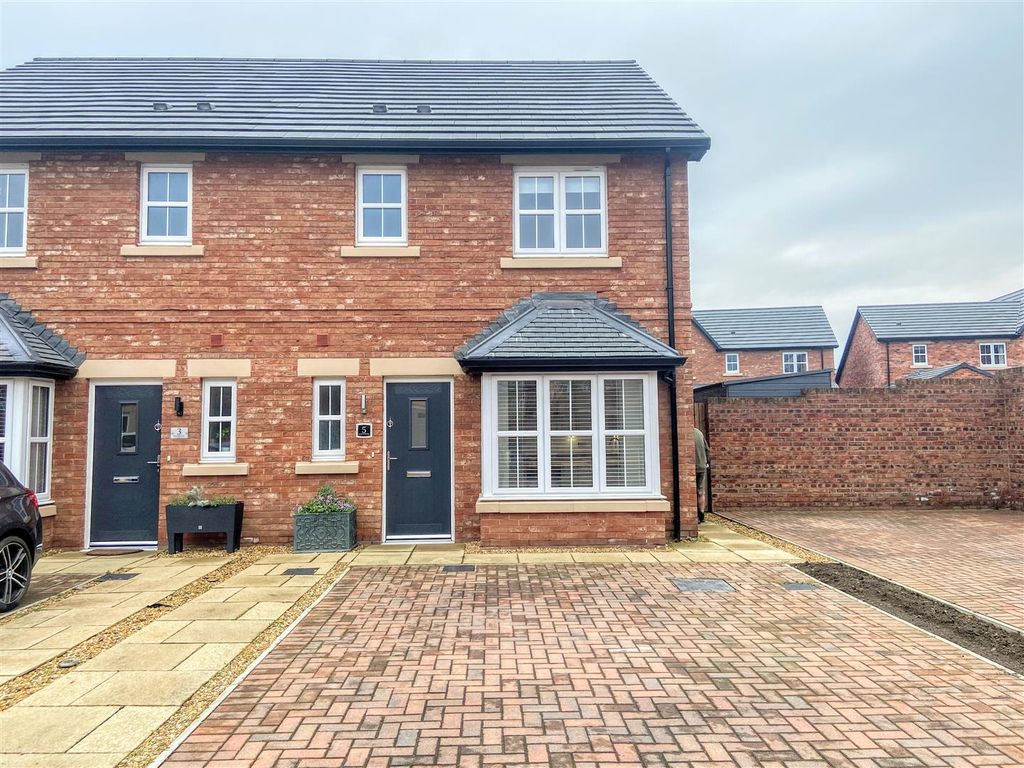 Property photo 1 of 18 Front External