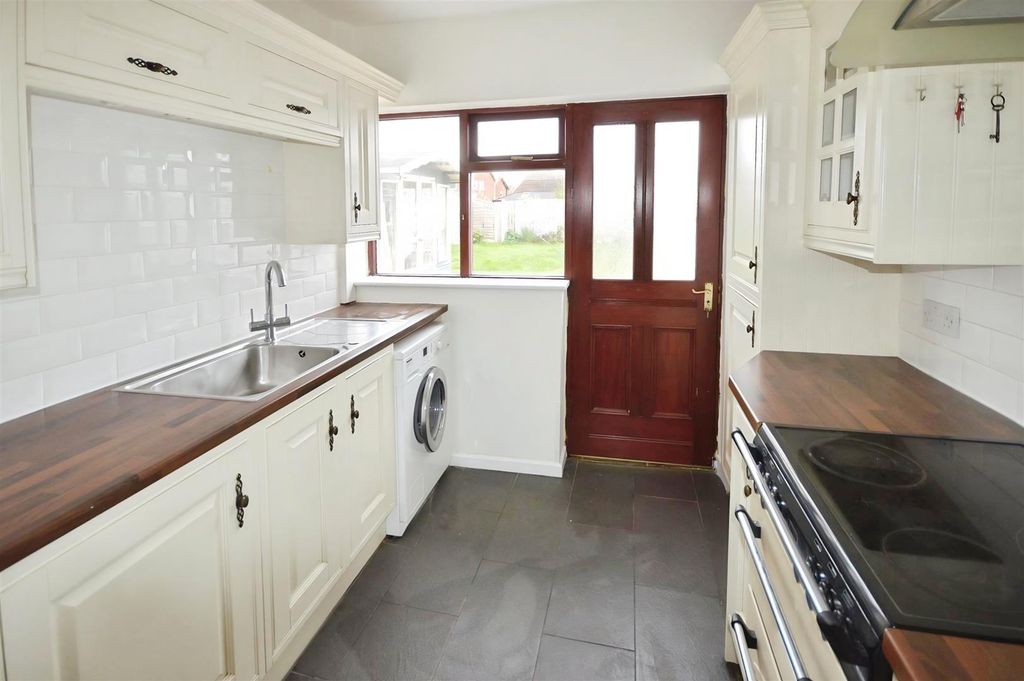 Property photo 3 of 7 18163c3F-1.Jpg