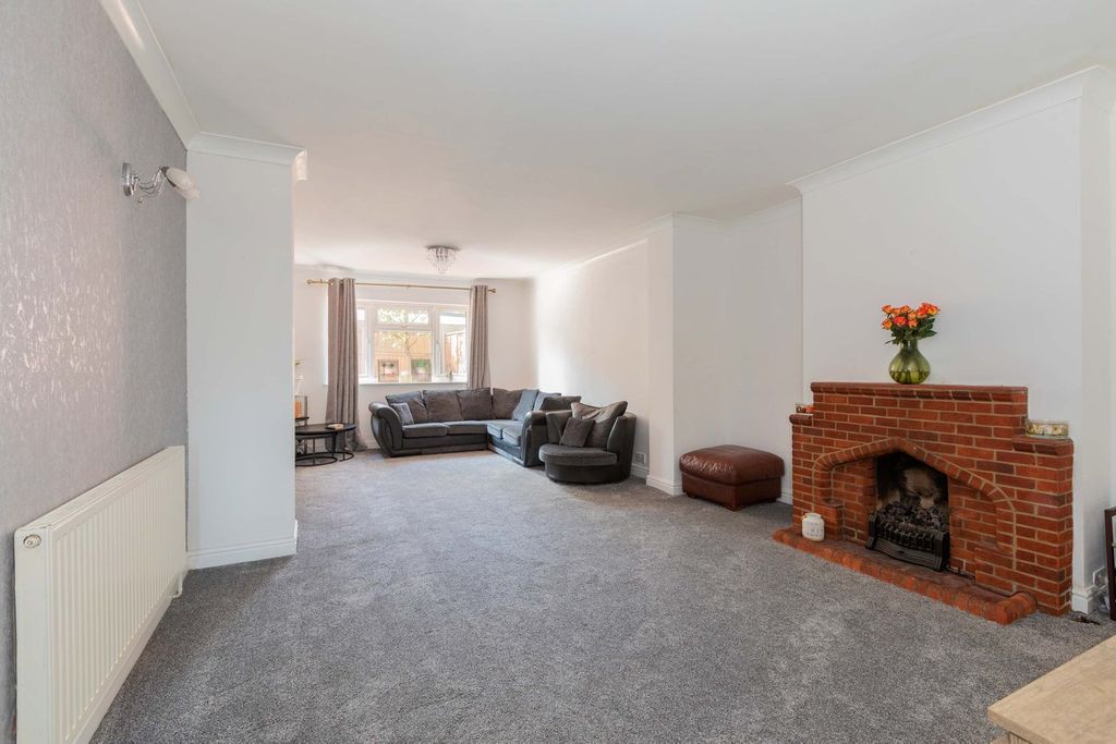 Property photo 2 of 15