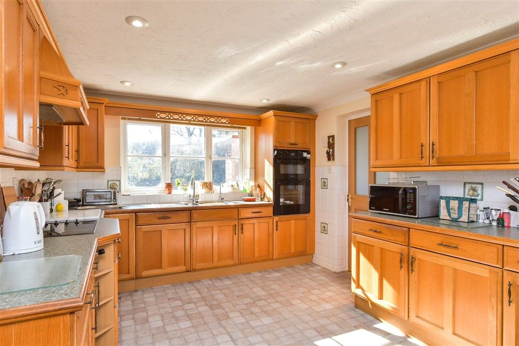 Property photo 2 of 15 Kitchen