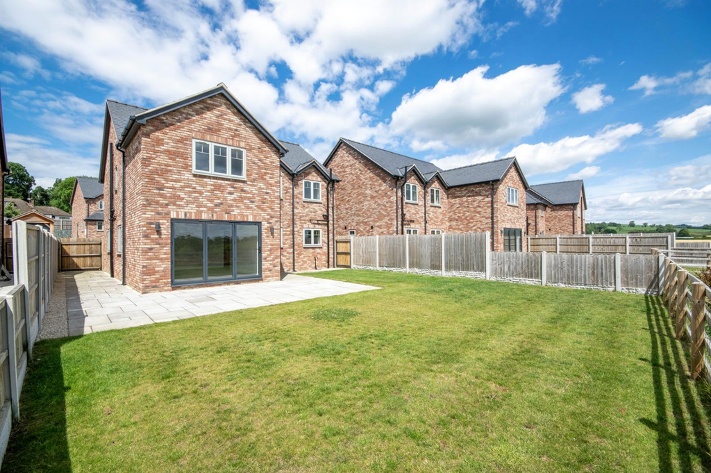 Property photo 2 of 25