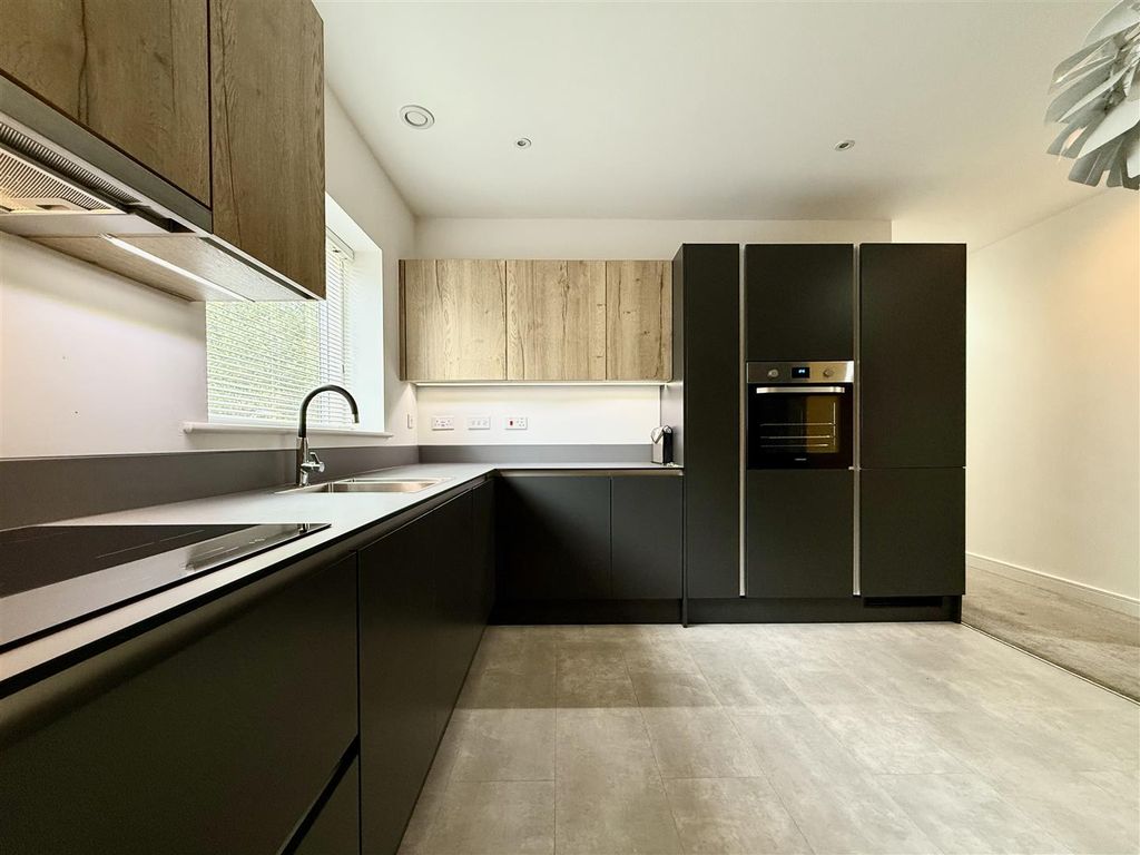 Property photo 1 of 25