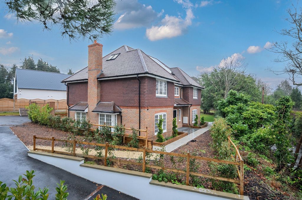 Property photo 1 of 40 1397608-2-695Fd0A...