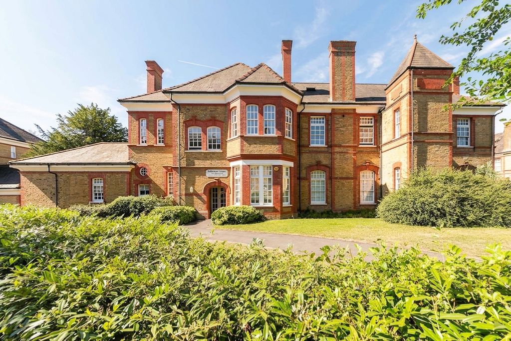 Property photo 1 of 10