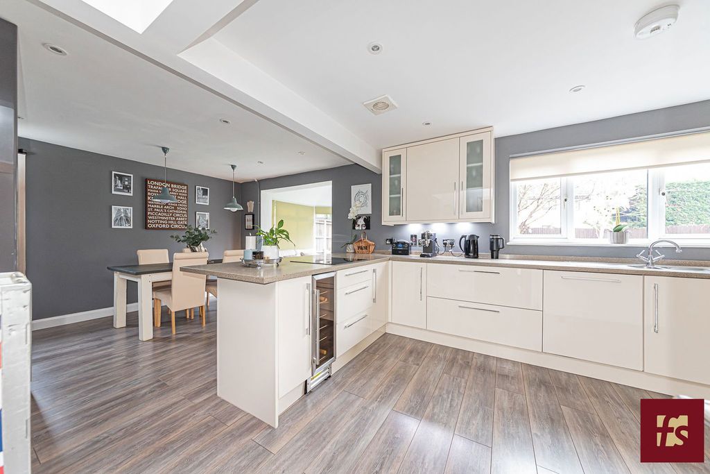 Property photo 2 of 24