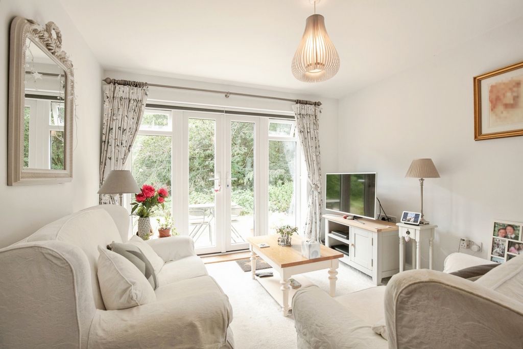 Property photo 3 of 13 Pbox-Img.Jpg
