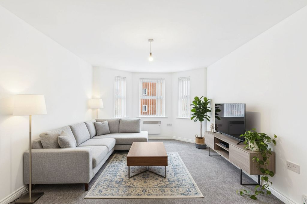 Property photo 3 of 19