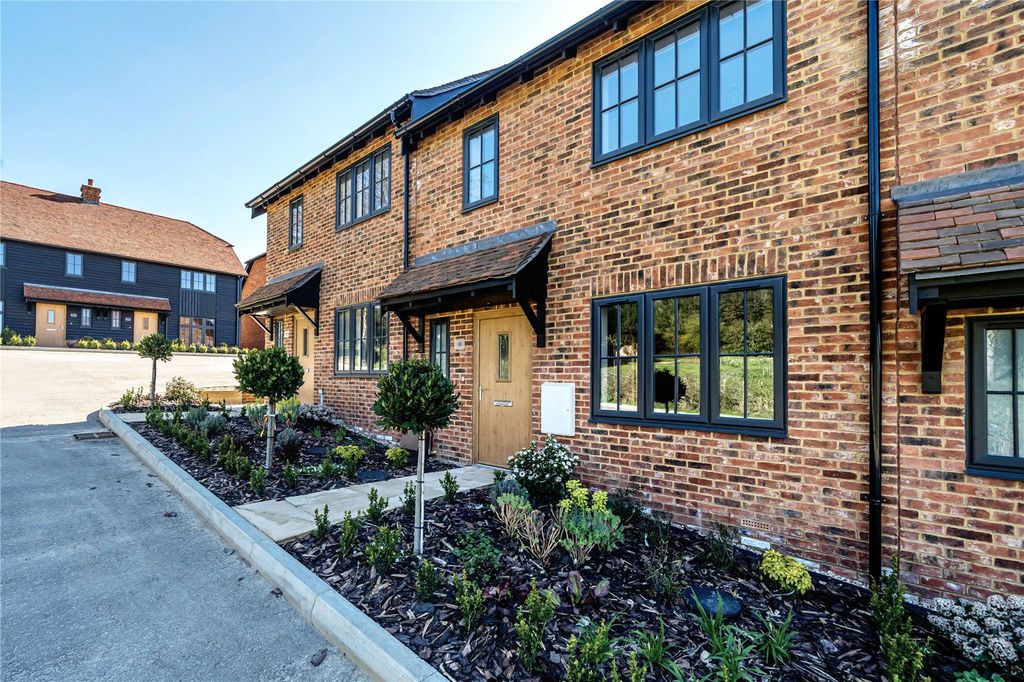 Property photo 1 of 11 Front External