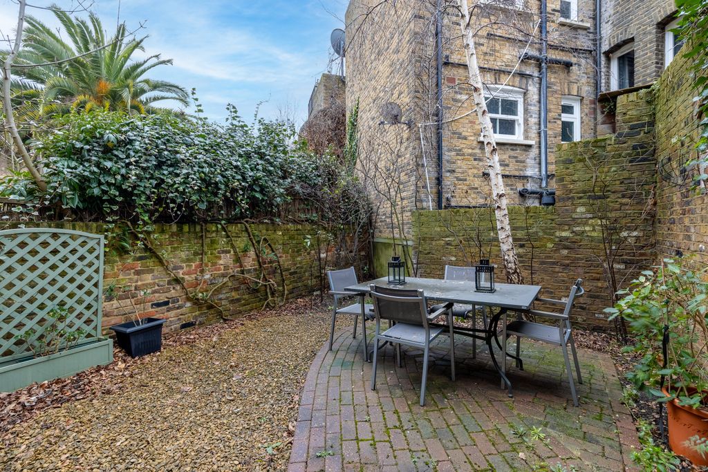 Property photo 2 of 13