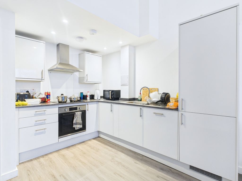 Property photo 2 of 10 Cam01909G0-Pr0462-Still001