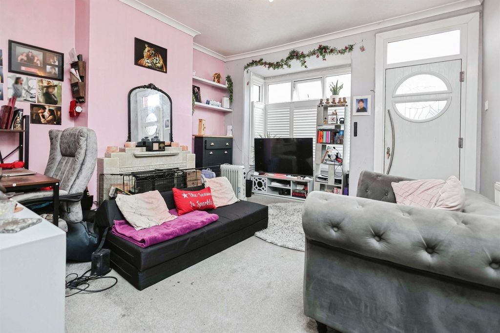 Property photo 2 of 14