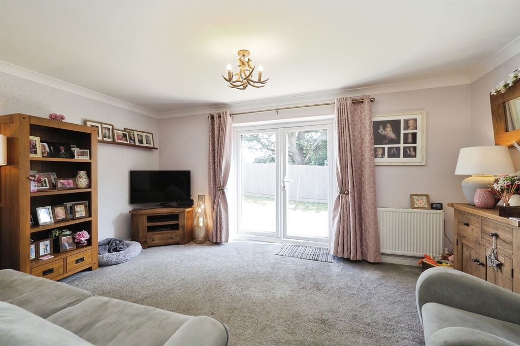 Property photo 3 of 17