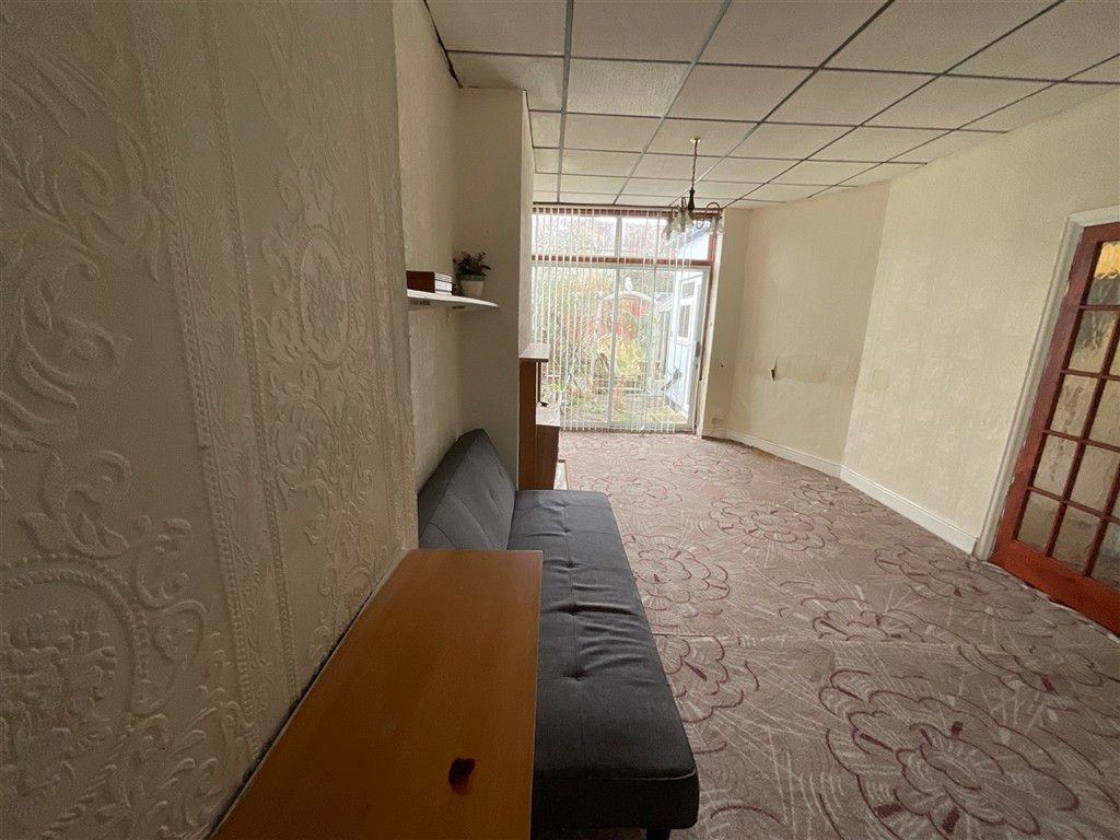 Property photo 3 of 10 Living Room