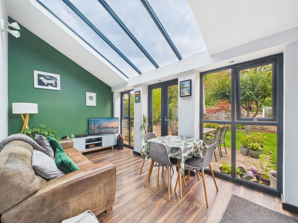 Property photo 2 of 19 Kitchen