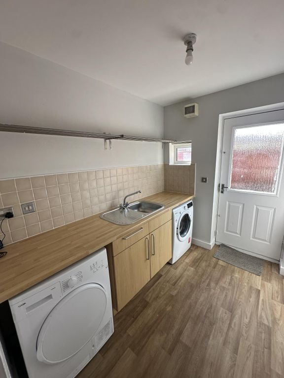 Property photo 3 of 14 86 Royce 4