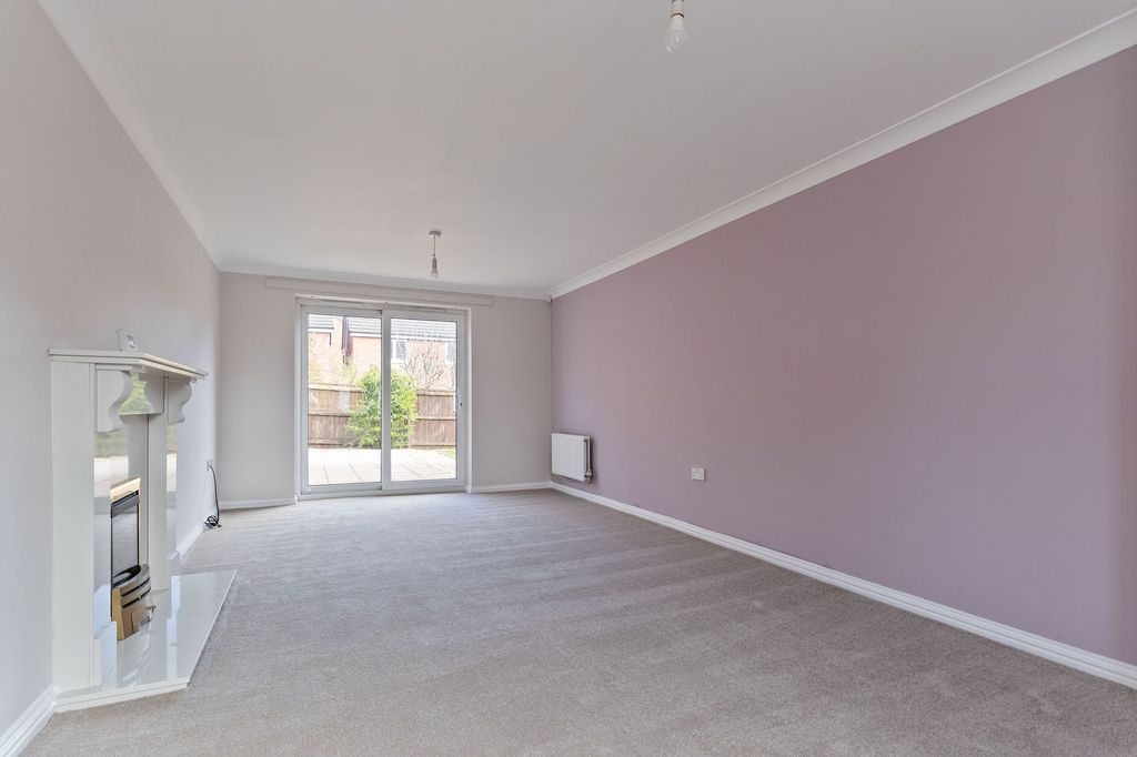 Property photo 3 of 28