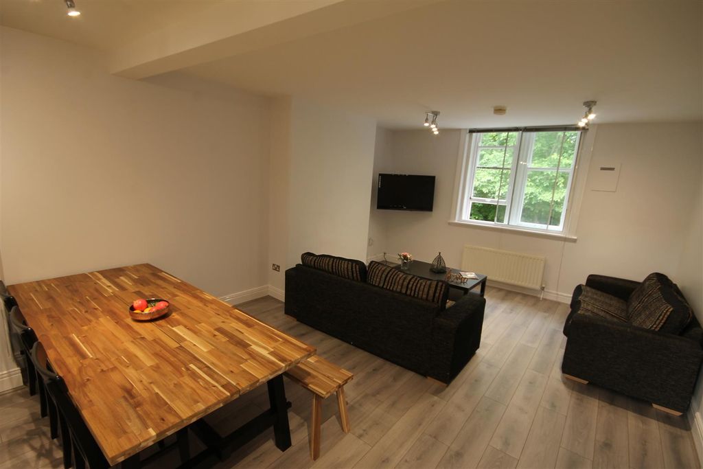 Property photo 1 of 12 4.Jpg