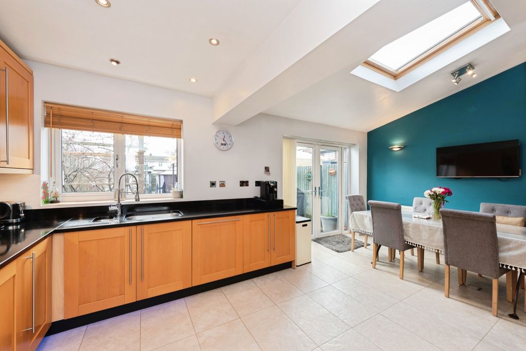 Property photo 3 of 19