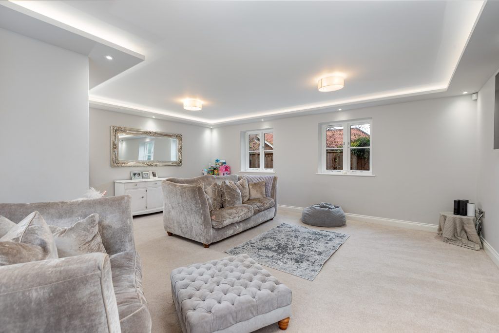 Property photo 2 of 21