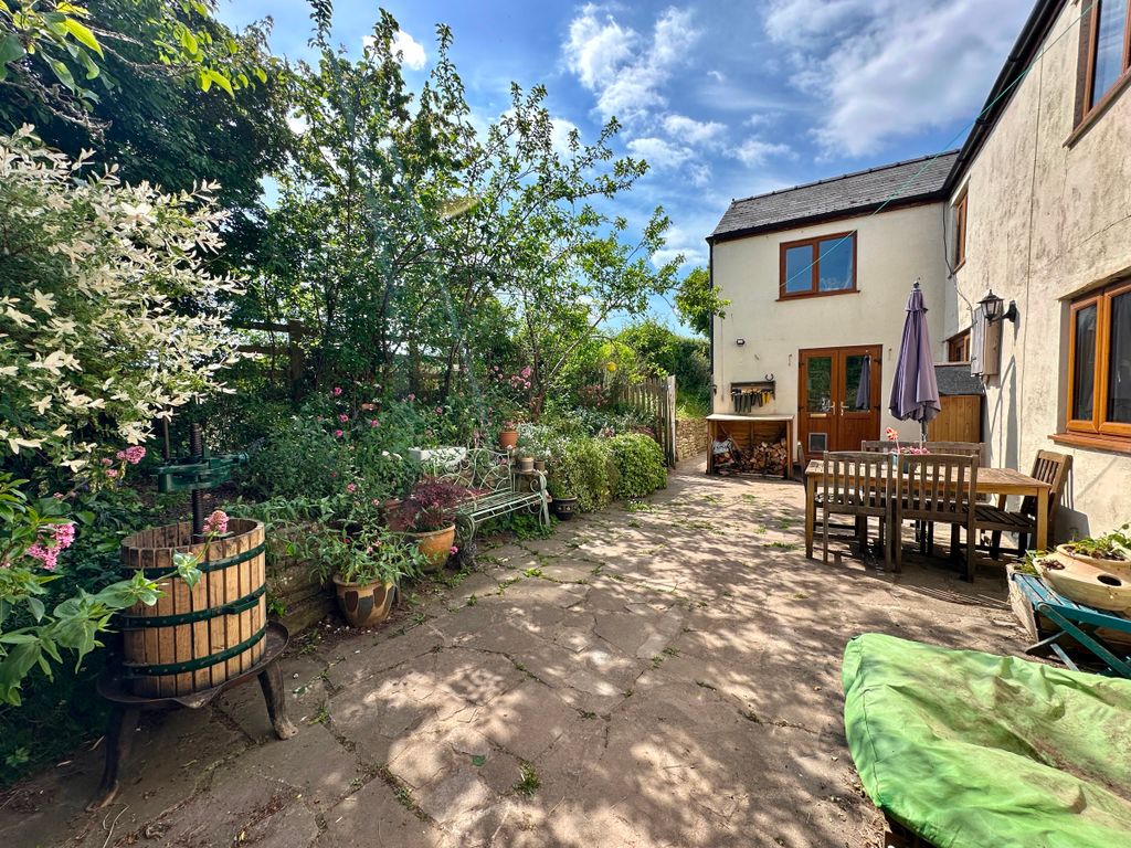 Property photo 3 of 26