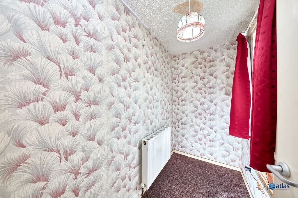 Property photo 3 of 11 Storage Room/Office