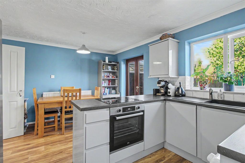 Property photo 3 of 19 Kitchen/Dining Room