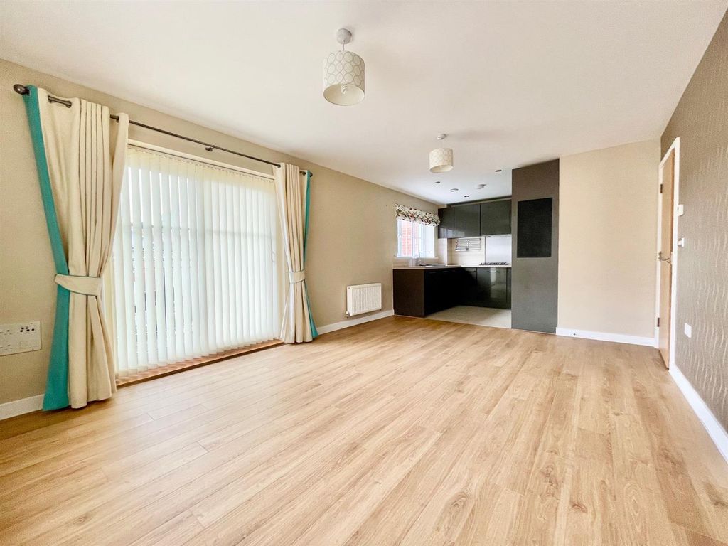 Property photo 2 of 16 Sit.Jpg