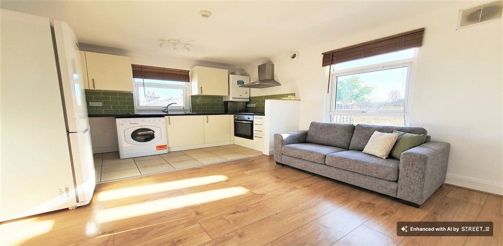 Property photo 2 of 6