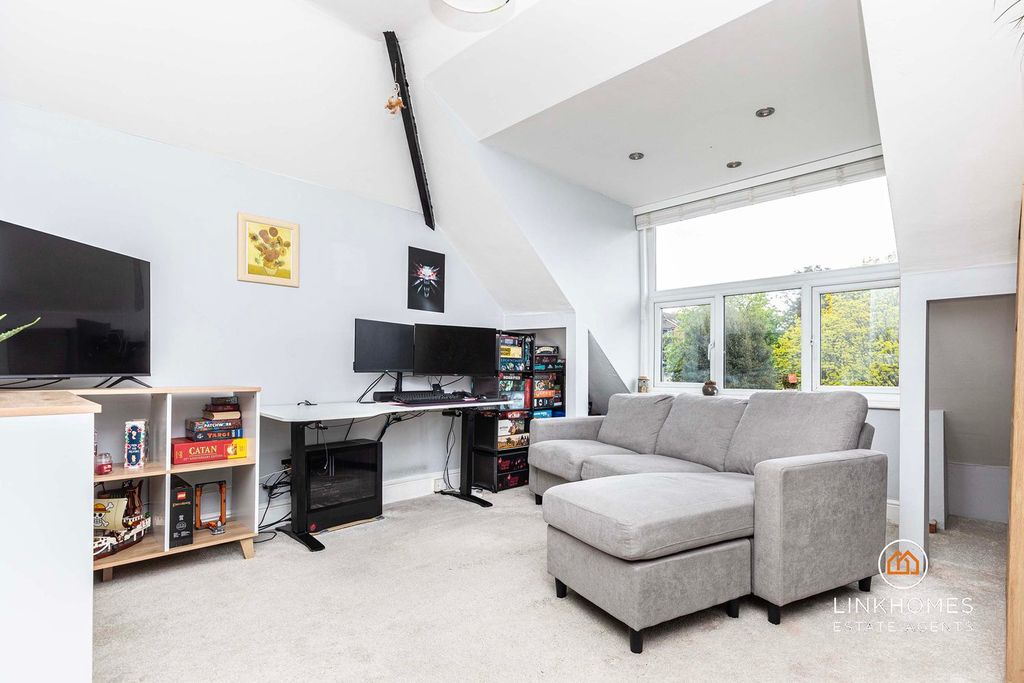 Property photo 3 of 22