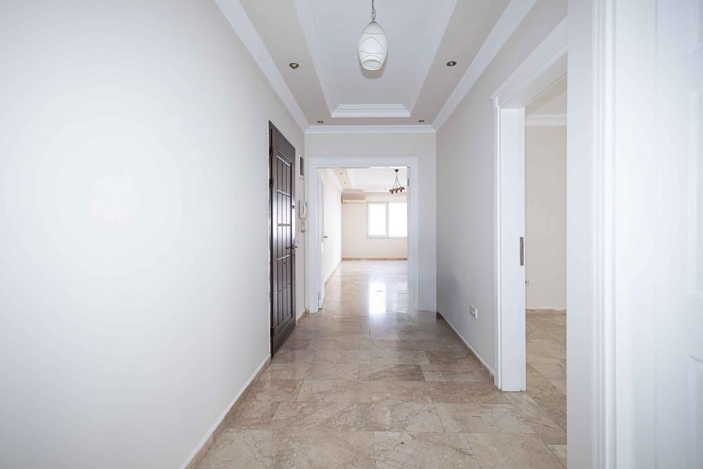 Property photo 3 of 25 Notable Alanya Apartment For Sale In Cikcilli - Apartment's Hallway