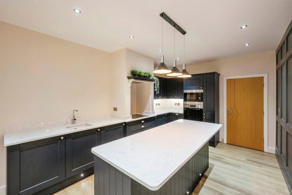 Property photo 3 of 12 Bedroom 2