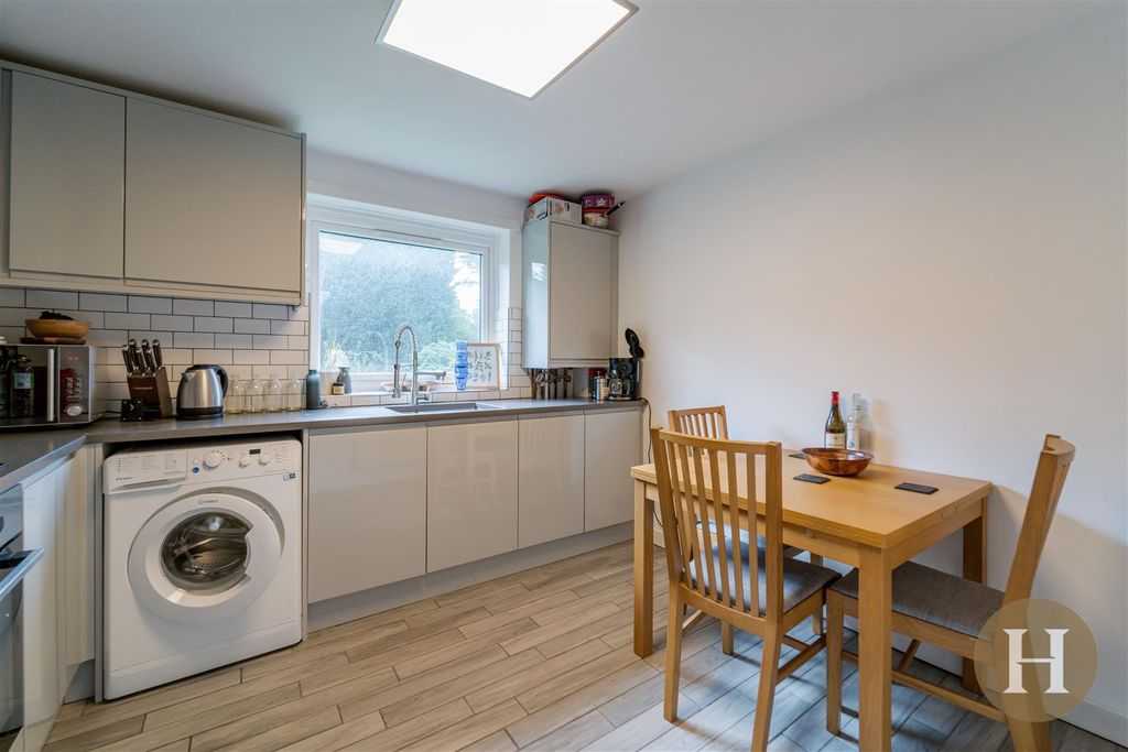Property photo 3 of 18 Hadleigh Estate Agents-1.Jpg