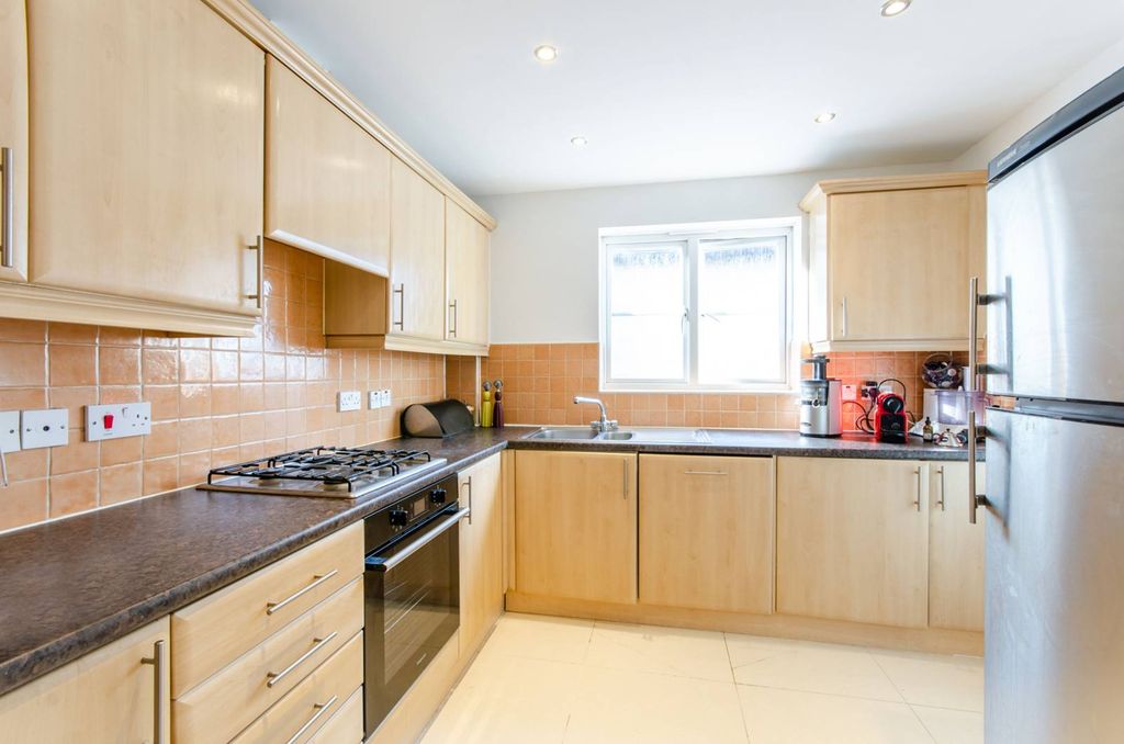 Property photo 3 of 13