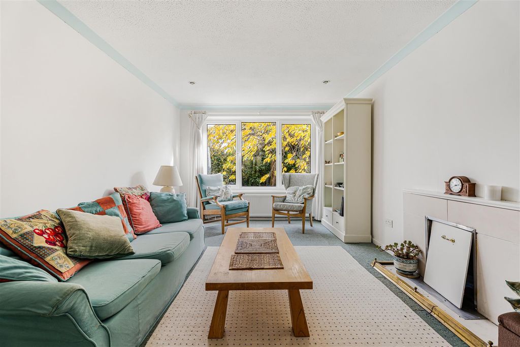 Property photo 2 of 29 29_67106.Jpg