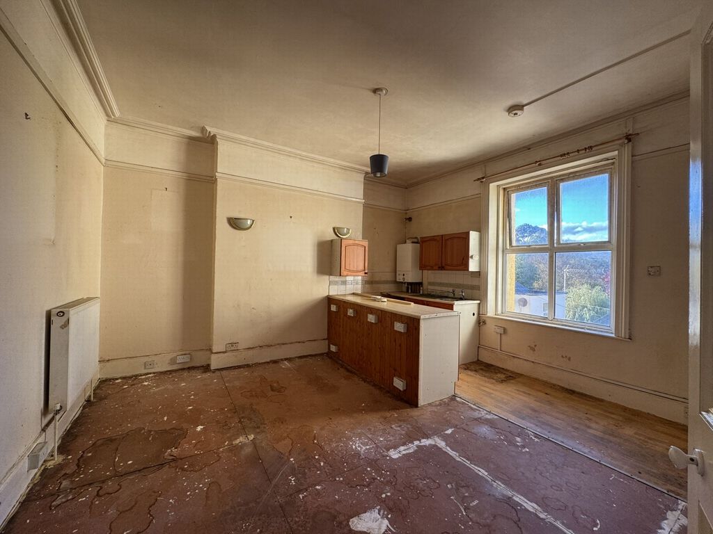 Property photo 2 of 9 Photo 7