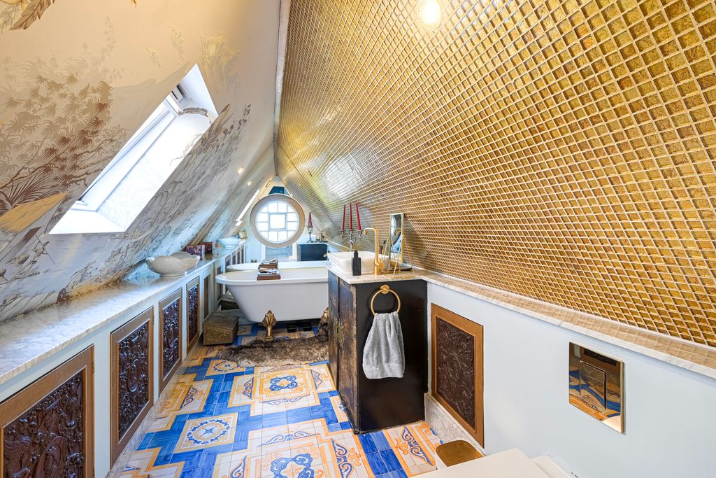 Property photo 3 of 10