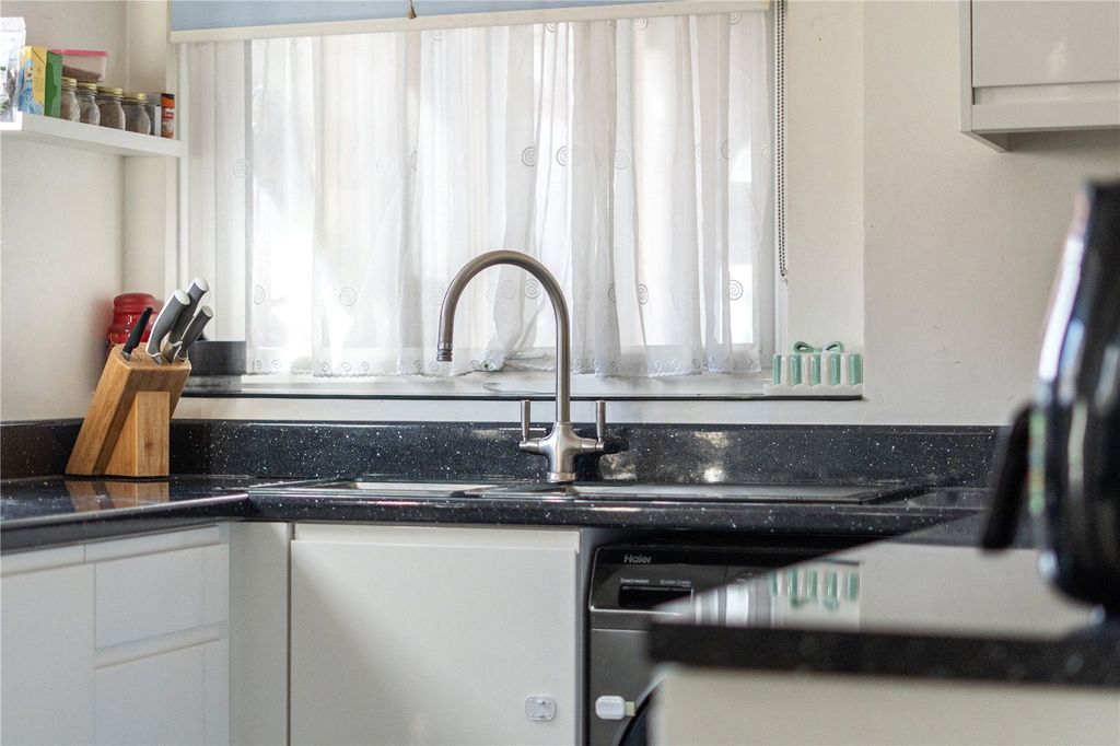 Property photo 2 of 19 Kitchen