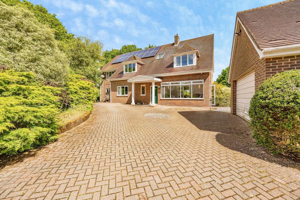 Property photo 3 of 31
