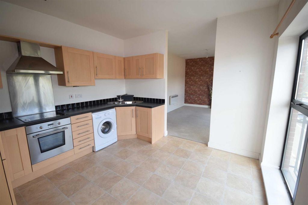 Property photo 2 of 13