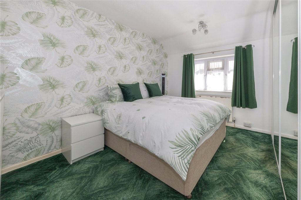 Property photo 3 of 18 Bedroom 1