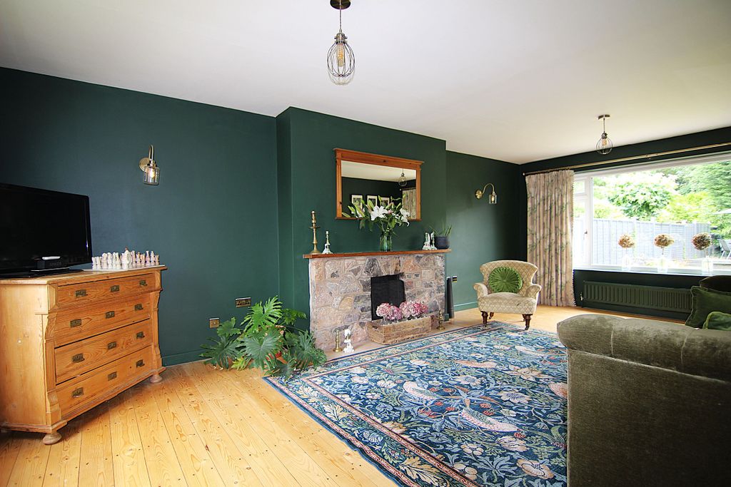Property photo 2 of 20