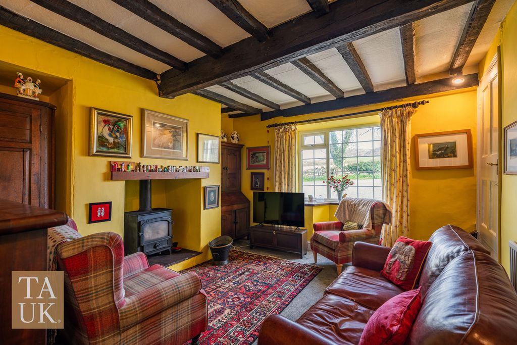 Property photo 2 of 27