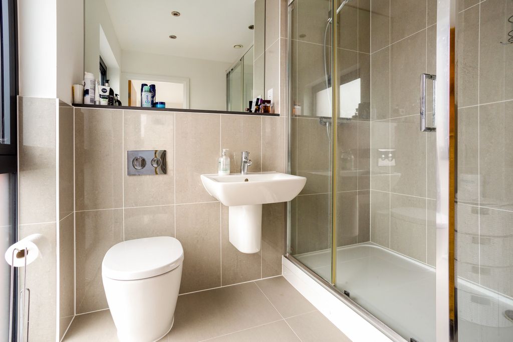 Additional image 7 of 2 bed flat for saleKingman Way, Newbury RG14