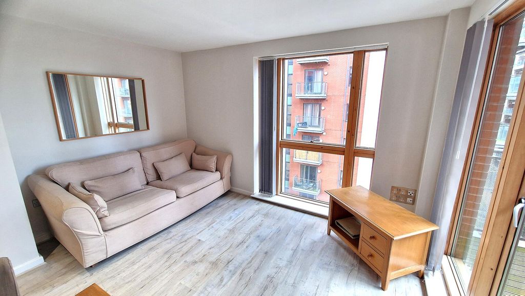 Property photo 3 of 38 Living Room