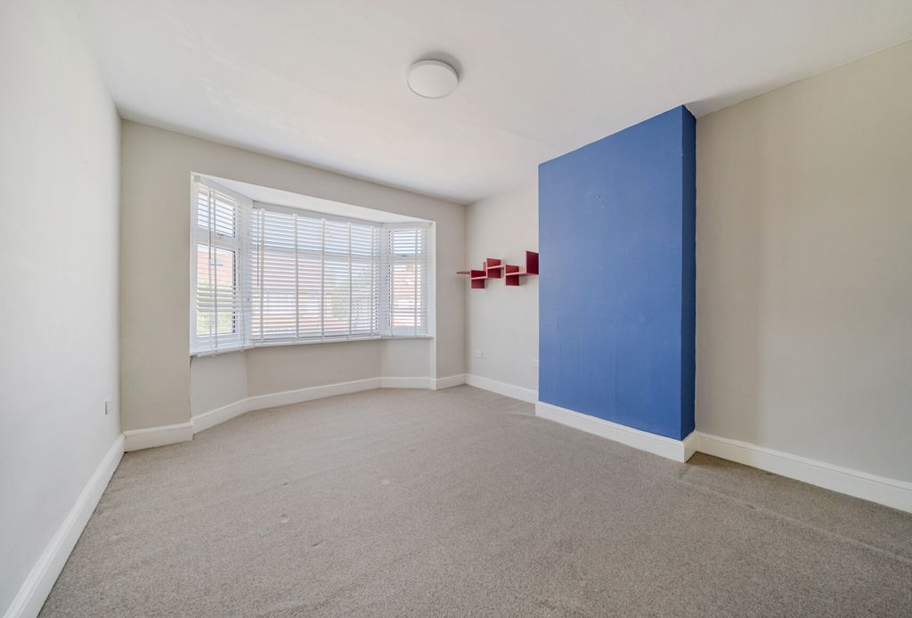 Property photo 3 of 11 1504195-19-19Ffb2...