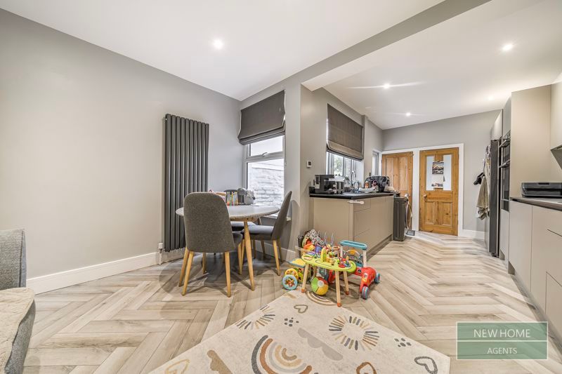 Property photo 3 of 17 Photo 3